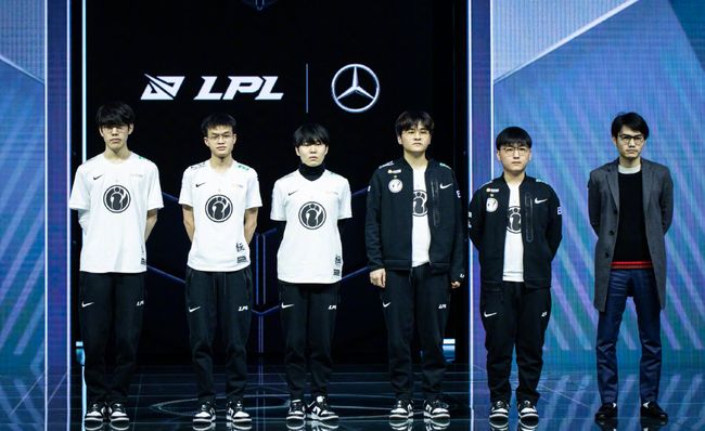 汉密尔顿调侃维斯塔潘撞车风波:他不在场 事故得少一大半