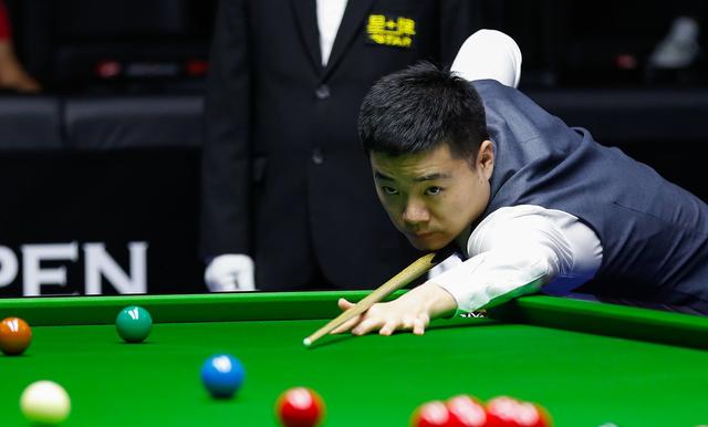 他们通过高 他们通过高